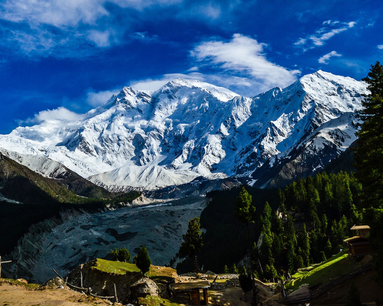 Nalter with emerald lakes and snow-capped peaks